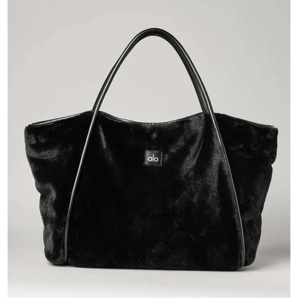 ALO Yoga Black Tote Bag Sleek Minimalist Design